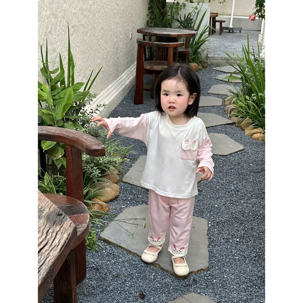 Áo dài tay bé gái Miniumbaby may túi mèo mix quần dài tai thỏ điệu đà, chất vải cotton mềm mại A2503