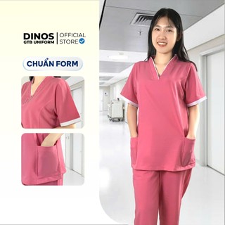 Đồng Phục Spa Đẹp Dinos Vải Cotton Lụa Cổ Tim Hoặc Cổ Phối Cho Nữ - Màu Hồng