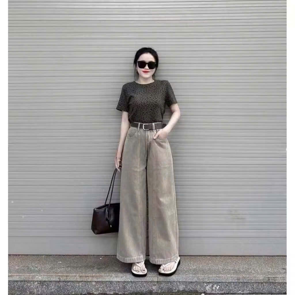 Quần jean ống rộng cạp cao chắp thân trước màu nâu hót trend