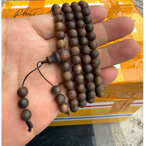 Vòng chuỗi trầm hương tự nhiên dầu nhiều 108 hạt 6 mmg chuỗi trầm hương tự nhiên dầu nhiều trầm hương Việt