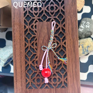 Móc Khoá, Móc Túi Balo Gốm Đỏ Dây Ngũ Sắc May Mắn QUEMEO