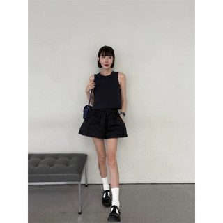 Lace Trim Short - Quần short Linen lai ren