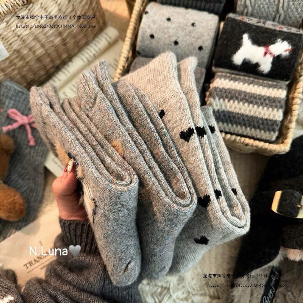 Set 8 đôi tất len giữ ấm mùa đông nữ – Tông xám họa tiết dễ thương (gấu, chó, kẻ sọc, chấm bi) 🧦💫