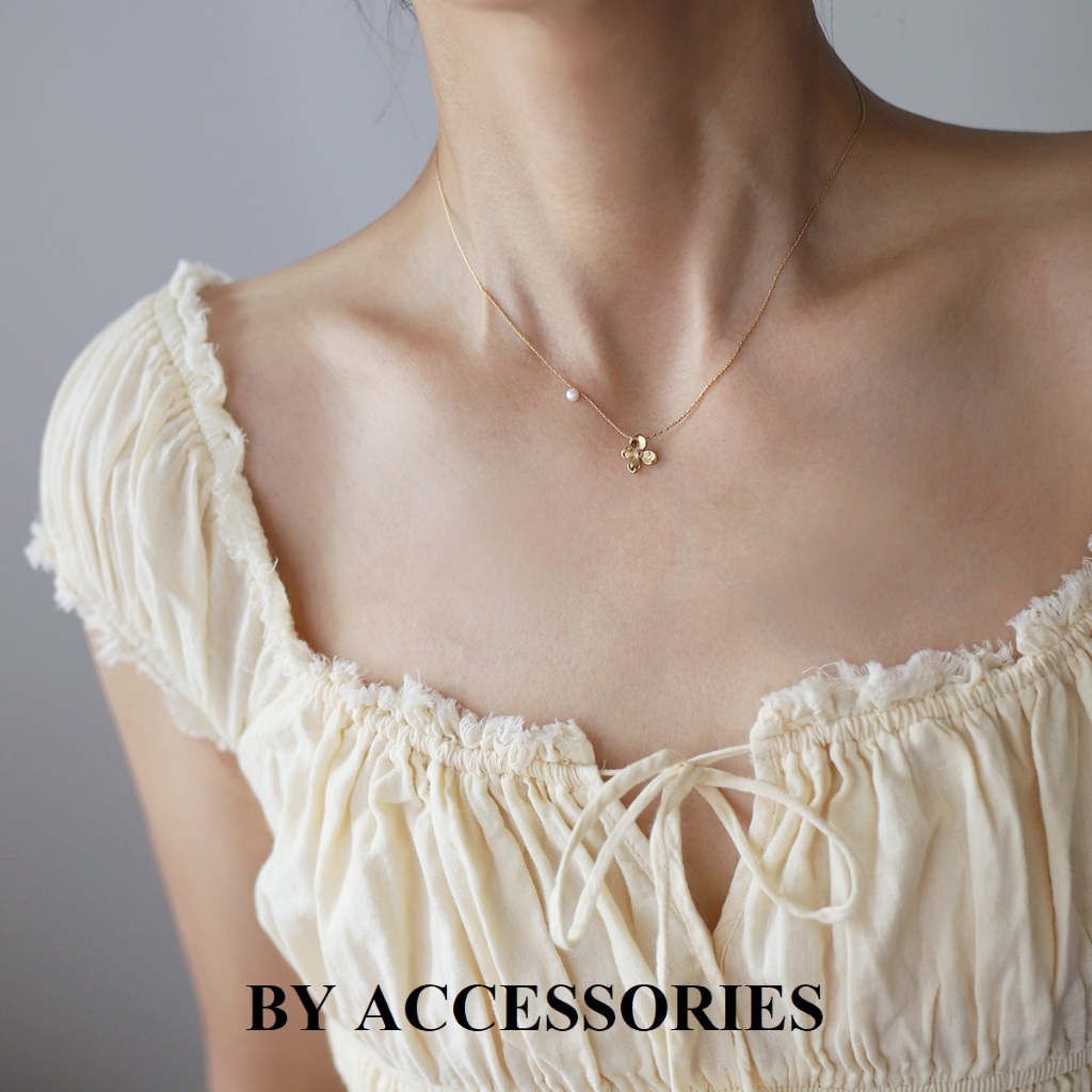Dây chuyền nữ titan mặt hình hoa mộc tê mạ vàng 18K không gỉ WN2543 BY ACCESSORIES