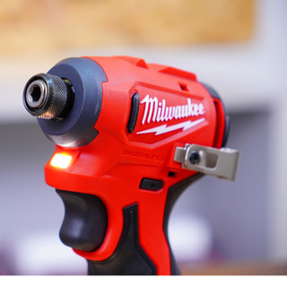 Máy bắt vít động lực Milwaukee M12 BLIDRC nhỏ gọn, động cơ không chổi than, lực mạnh, pin bền