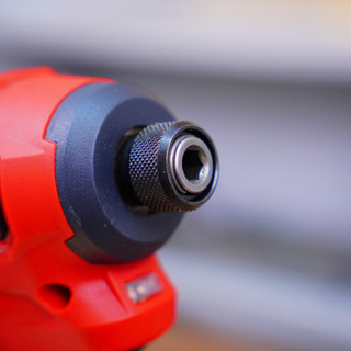 Máy bắt vít động lực Milwaukee M12 BLIDRC nhỏ gọn, động cơ không chổi than, lực mạnh, pin bền