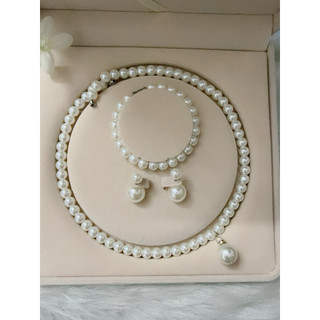 combo Bộ trang sức 3món trang sức ngọc trai  đá  nhân tạo 8 ly kèm với  ngọc trai đá  hàng cao cấp  dành cho nữ.