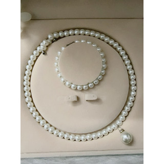 combo Bộ trang sức 3món trang sức ngọc trai  đá  nhân tạo 8 ly kèm với  ngọc trai đá  hàng cao cấp  dành cho nữ.