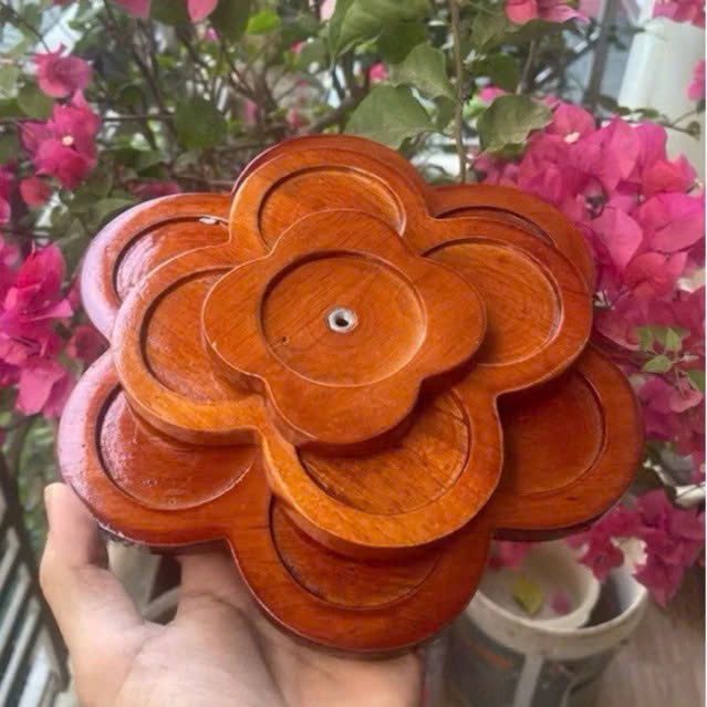 Tháp giả gỗ 3 tầng bày bia nước ngọt trưng bày ban Thần tài, Gia tiên trang nghiêm, tiện lợi MY NHAN phủ bóng 22 Me&Be