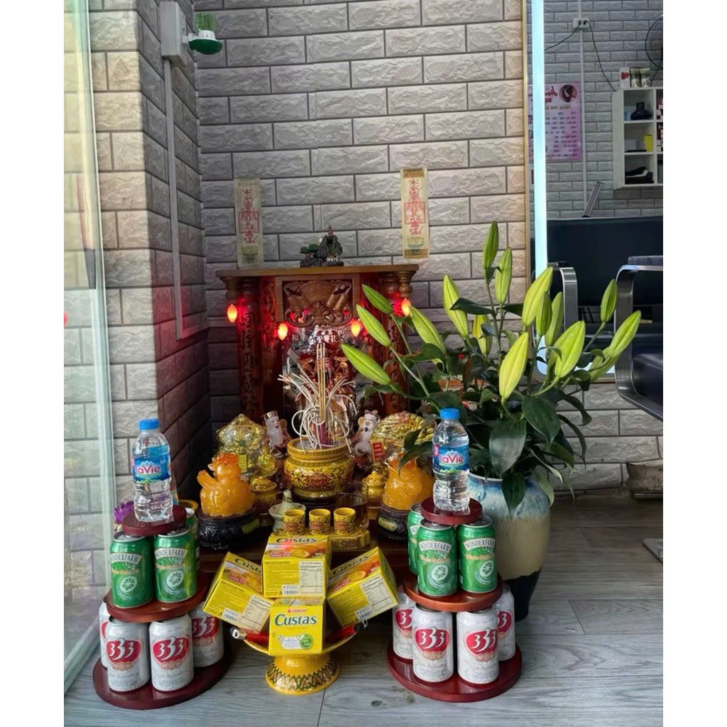 Tháp giả gỗ 3 tầng bày bia nước ngọt trưng bày ban Thần tài, Gia tiên trang nghiêm, tiện lợi MY NHAN phủ bóng 22 Me&Be