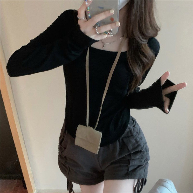 Áo Thun Dài Tay Nữ Ngắn Dáng Ôm 2025 – Cổ U Quyến Rũ, Phong Cách Sweet & Sexy, Mềm Mịn Co Giãn, Dễ Phối Đồ