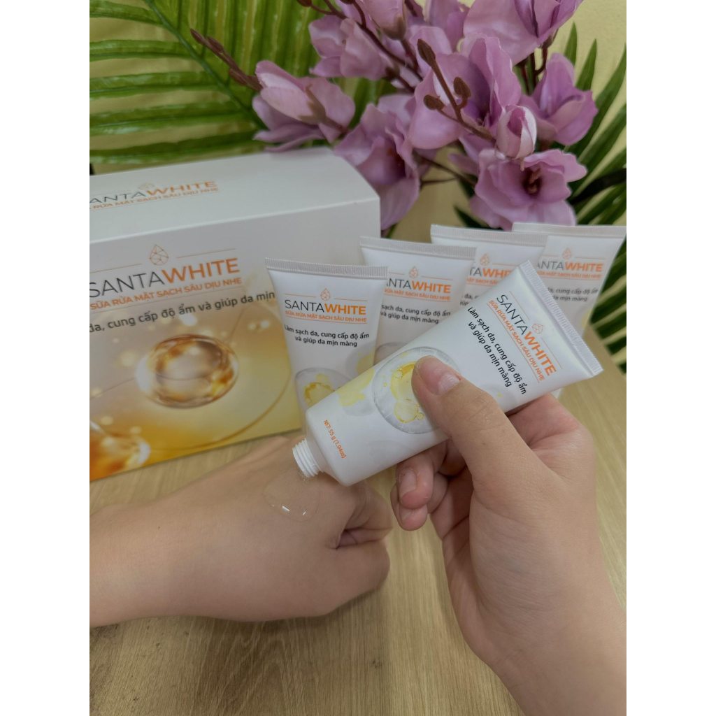 Sữa Rửa Mặt Sạch Sâu Dịu Nhẹ SANTAWHITE, Làm Sạch Sâu Bụi Bẩn,Bã Nhờn, Lớp Trang Điểm, Cấp Ẩm, Mềm