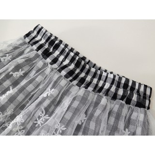 Set Đồ Bé Gái Caro Đen Trắng Dễ Thương, Áo Không Tay Và Quần Lửng Phối Ren Mùa Hè