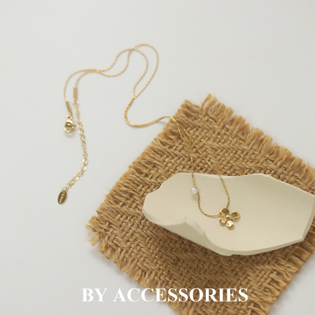 Dây chuyền nữ titan mặt hình hoa mộc tê mạ vàng 18K không gỉ WN2543 BY ACCESSORIES