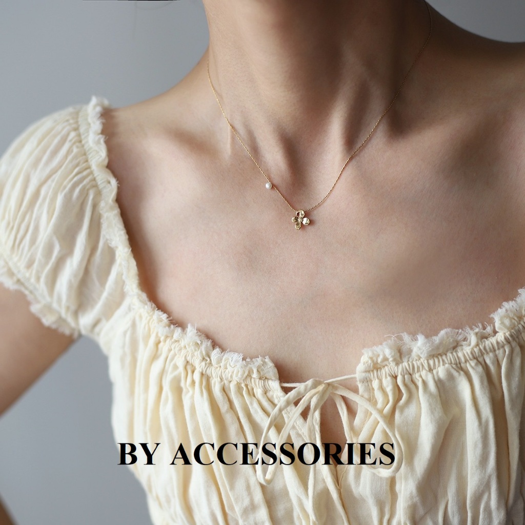 Dây chuyền nữ titan mặt hình hoa mộc tê mạ vàng 18K không gỉ WN2543 BY ACCESSORIES