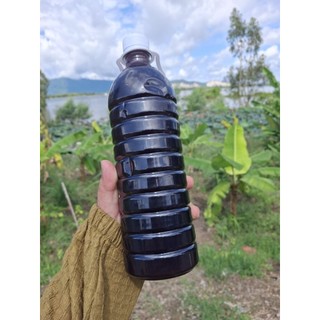 nước mắn cá linh truyền thống. sau khi ủ 1 năm được nấu thủ công .