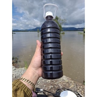 nước mắn cá linh truyền thống. sau khi ủ 1 năm được nấu thủ công .