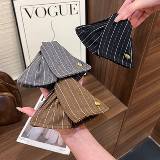 Kẹp Tóc Càng Cua Tam Giác Phong Cách Retro Cổ Điển Dễ Phối Đồ Thiết Kế Mới Phụ Kiện Tóc Nữ
