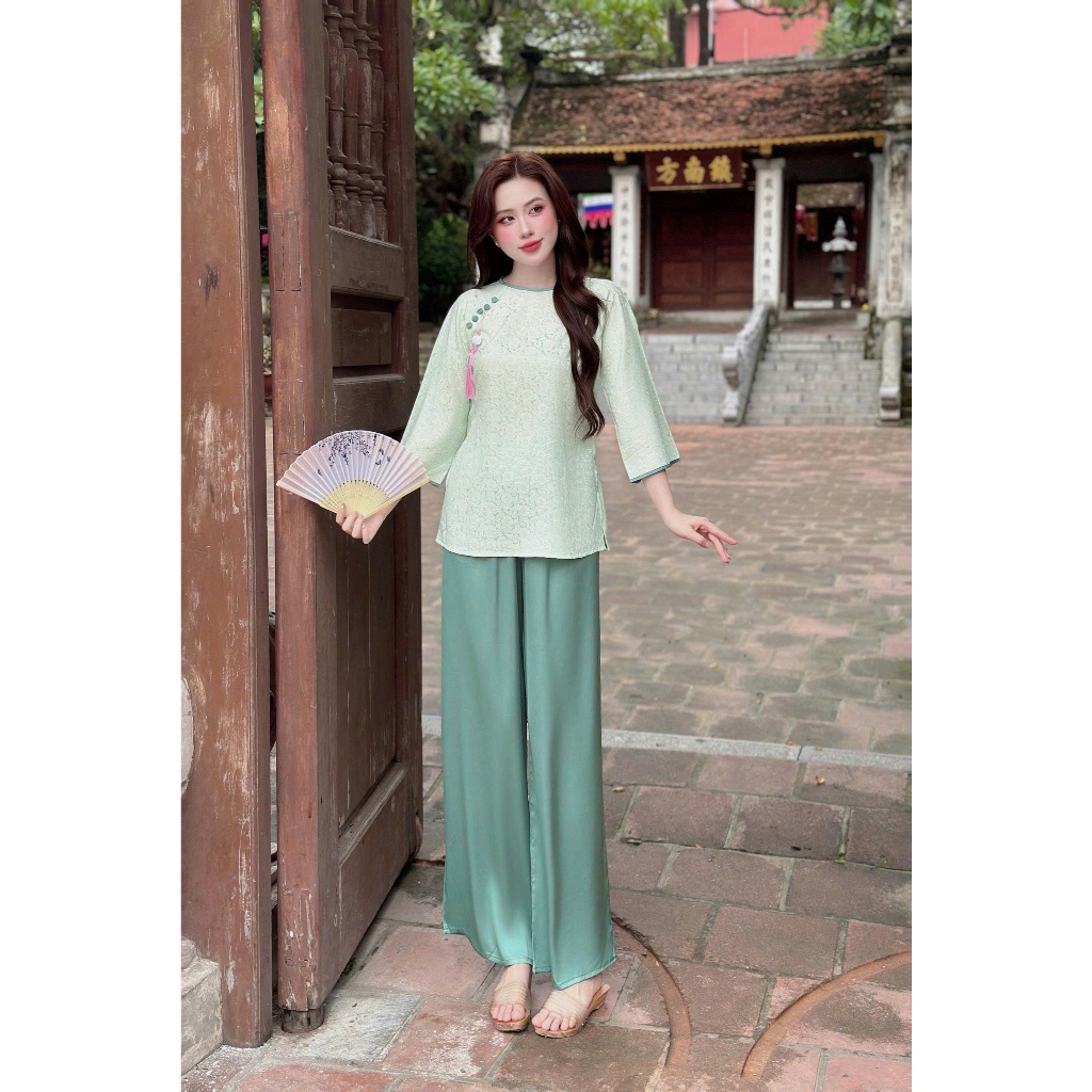 Bộ lam gấm xẻ tà Vy Linh tay lỡ chất liệu gấm phối lụa latin thoáng mát không bai nhão thấm hút mồ hôi tốt s1325 gấm