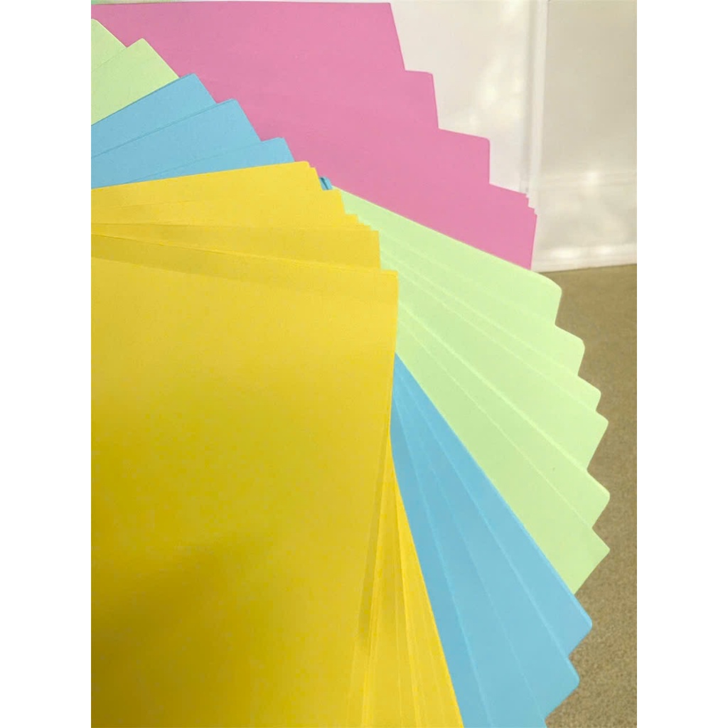 Bìa cứng trộn màu, một màu khổ A4 chất lượng cao, nhẵn, mịn, định lượng 160gsm dùng làm thủ công, bìa sổ...in ấn đẹp