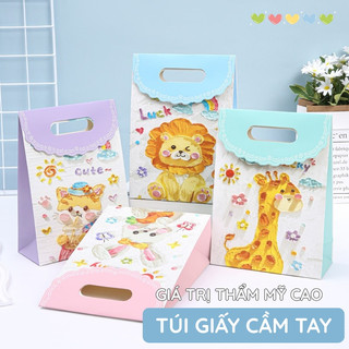 Túi giấy đựng quà mini với tay cầm tiện lợi - Thiết kế xinh xắn, phù hợp làm quà tặng cho bạn bè thân thiết.