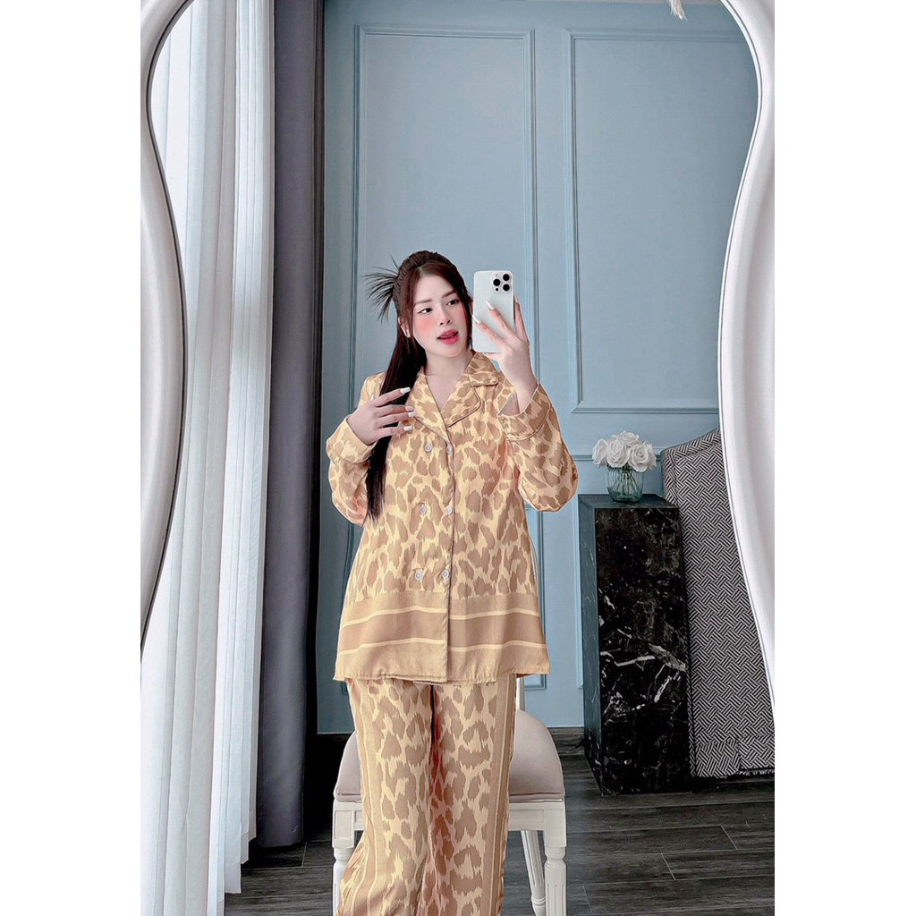 40-60k Bộ beo vàng Phom vest 2 hàng nút lụa Xước mát