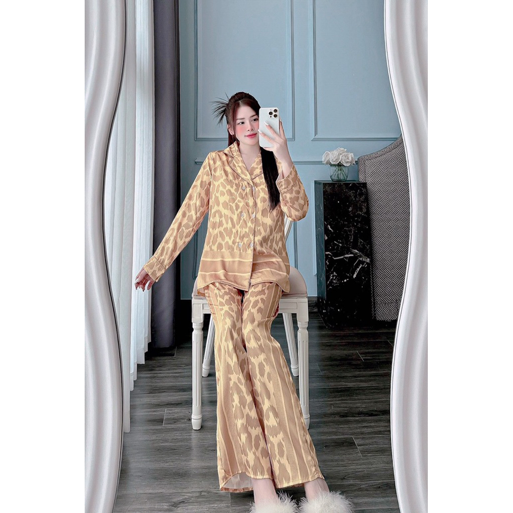 40-60k Bộ beo vàng Phom vest 2 hàng nút lụa Xước mát