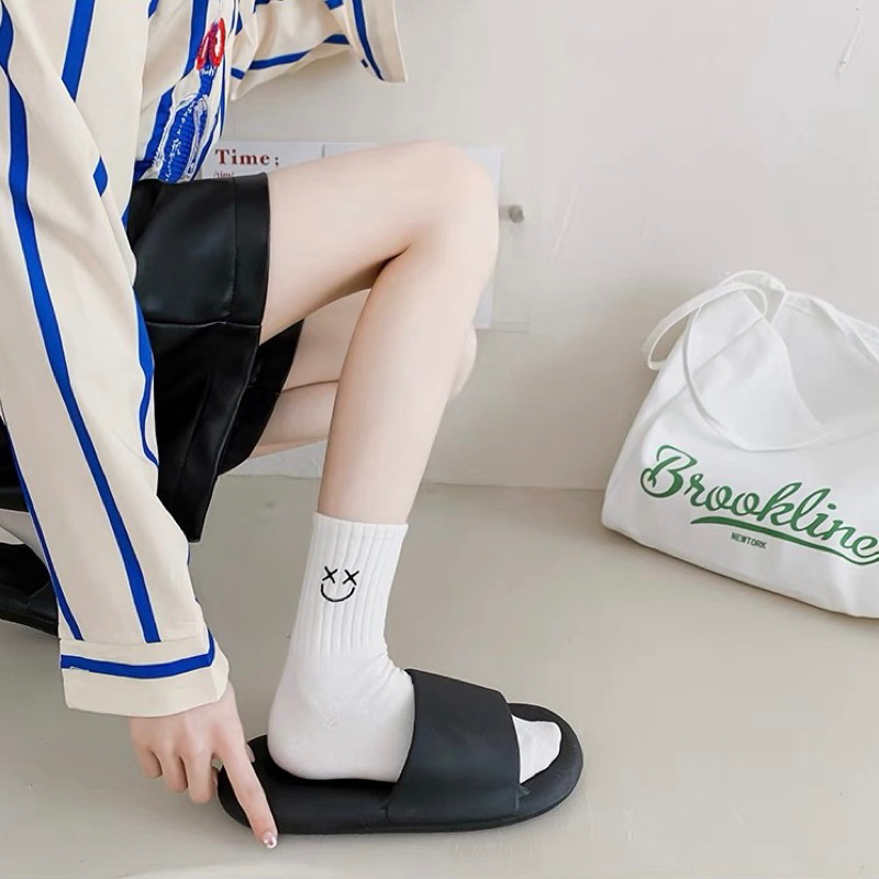 [Peinn] Tất, Vớ Nam Nữ Cổ Cao Cotton Tông Trắng Mặt Cười ICON Phong Cách Hàn Quốc tt54 LILIRIA TAT14
