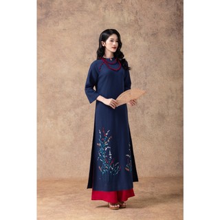 SWANLAKE | Áo Dài Tết Cách Tân Nữ Thanh Hoa Phom Suông Chất Vải Linen Thêu Đính Nút L13090