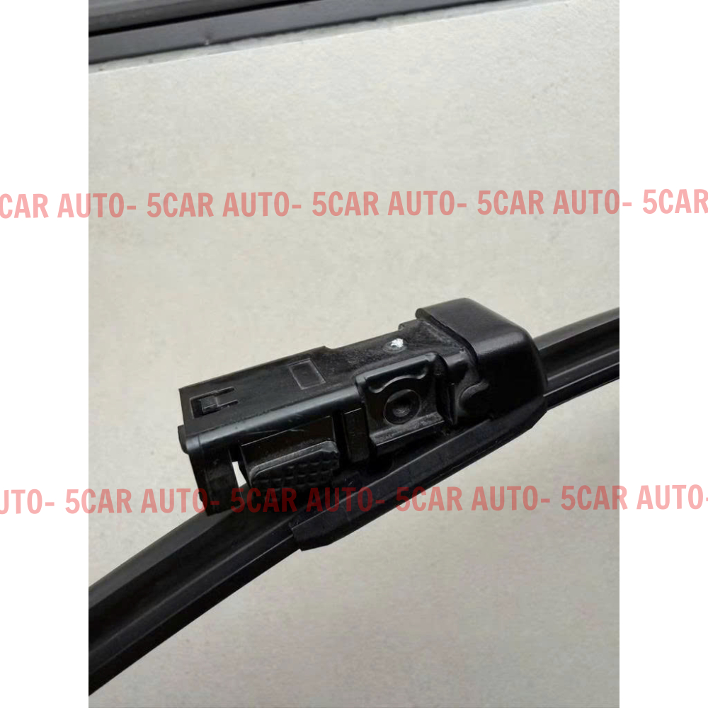 Gạt mưa trước xe Lynk & Co 06 gạt mềm không xương ( Giá 1 đôi )- Mẫu gạt lẫy theo xe