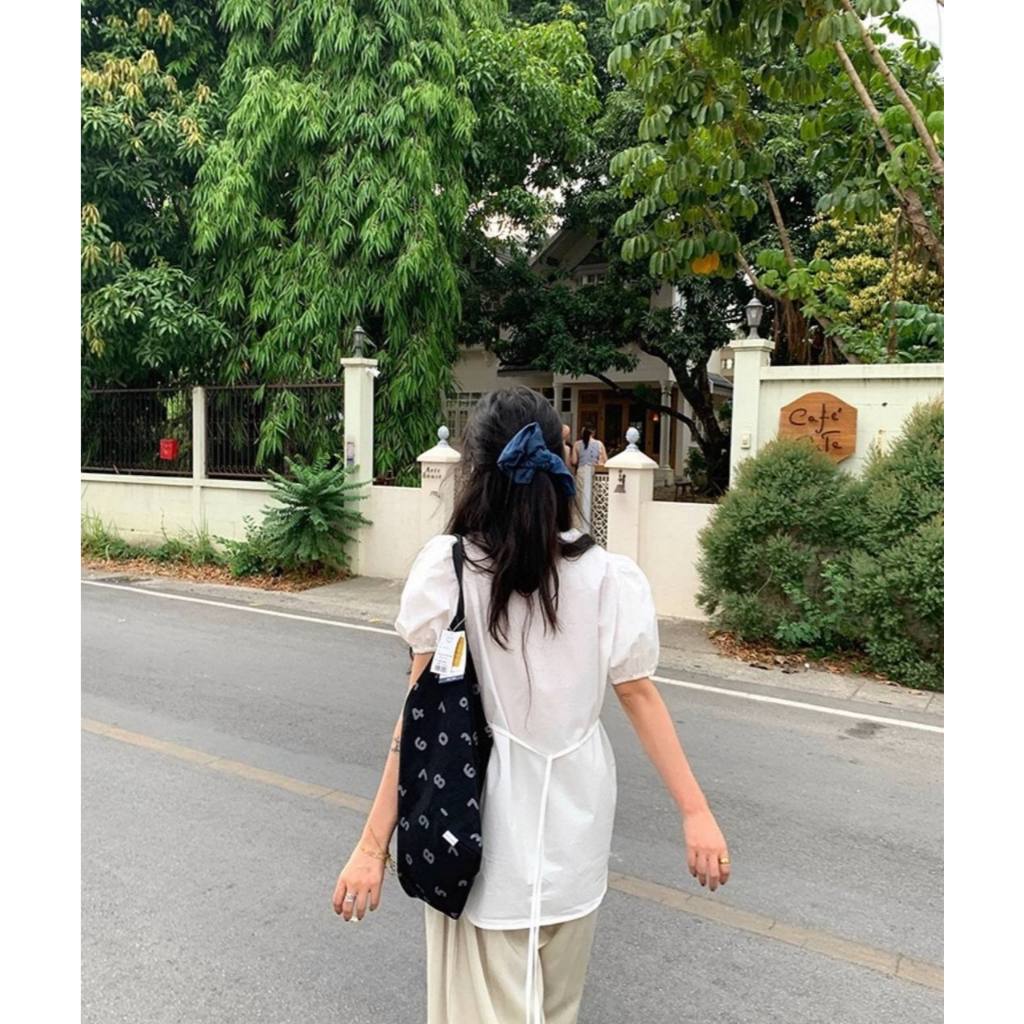 𝗧𝗼𝗻𝗶 - Áo Linen cổ V viền ren tay phồng thắt nơ BEELY