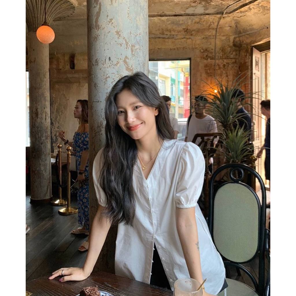 𝗧𝗼𝗻𝗶 - Áo Linen cổ V viền ren tay phồng thắt nơ BEELY