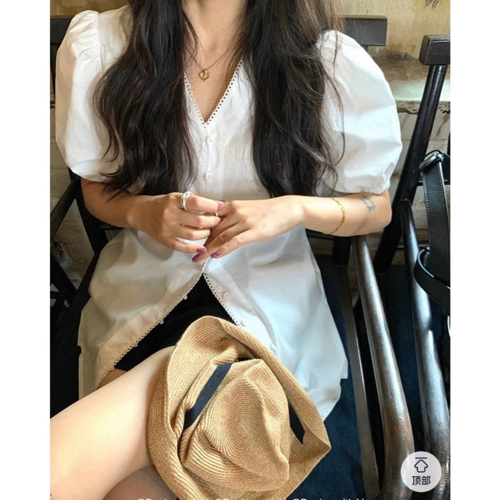 𝗧𝗼𝗻𝗶 - Áo Linen cổ V viền ren tay phồng thắt nơ BEELY