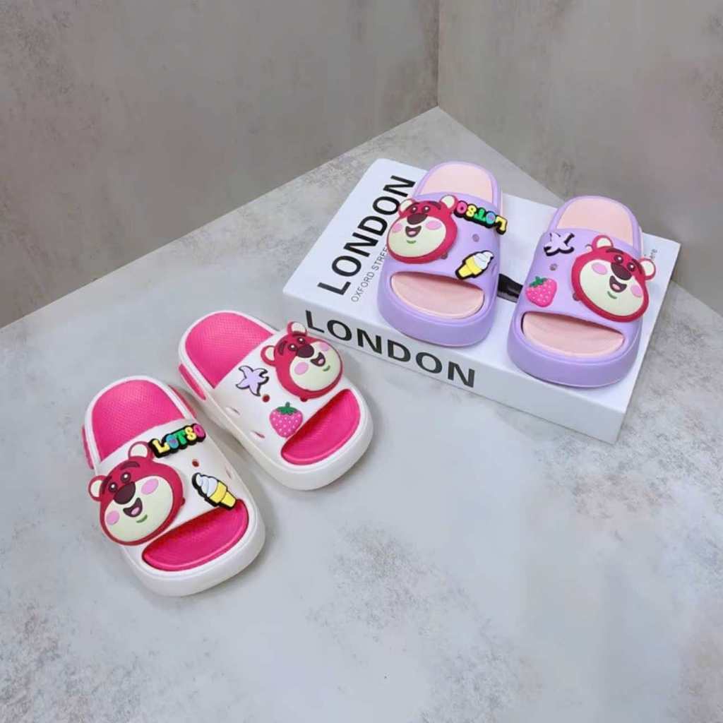 Dép Trẻ Em Gấu Dâu Lotso Dễ Thương, Nhựa EVA Siêu Nhẹ, Siêu Mềm Cho Bé Gái 2 - 10 Tuổi.