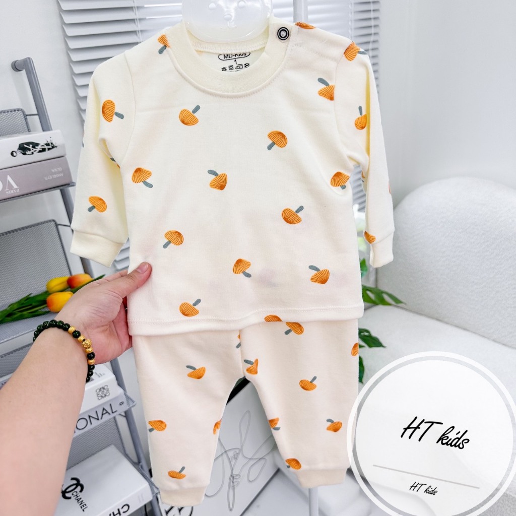 Bộ quần áo COTTON NỈ HÀN dài tay cài vai thu đông nền trắng kem cho bé trai bé gái 4-14kg