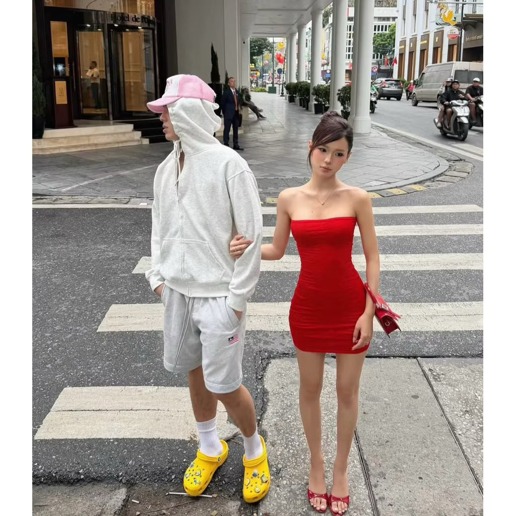 | LYN WEAR | NOEL VERSION - TUBE RED DRESS. BORIP Trung Ôm body mềm mịn mát