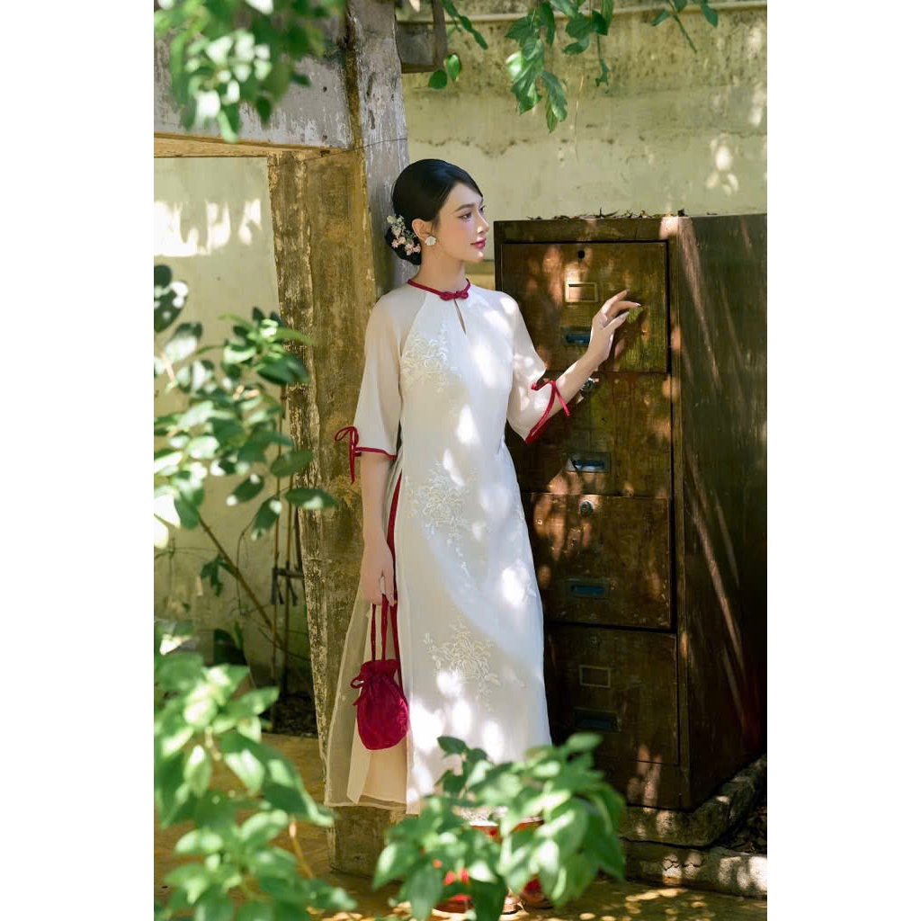 LASY Thời Trang Nữ|Áo Dài Form Suông Cổ Tròn Phối Viền Đỏ Đính Nơ Kèm Quần, Thiết Kế Sang Trọng AD1498