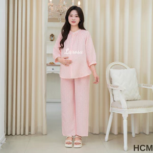 Bộ Bầu Mặc Nhà Cổ Tàu Dài Tay Larosa Mẫu Mới 2025 Họa Tiết Trái Tim Chất Đũi Mềm Cao Cấp – LA032B
