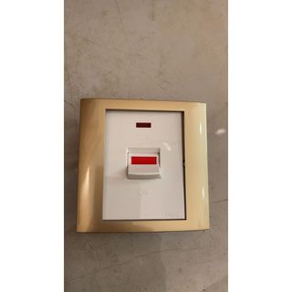 WGR32D1-1088-CÔNG TẮC 32A - 230V- Cho Bếp Từ, Máy Nước Nóng Lạnh, Máy Lanh- Hager