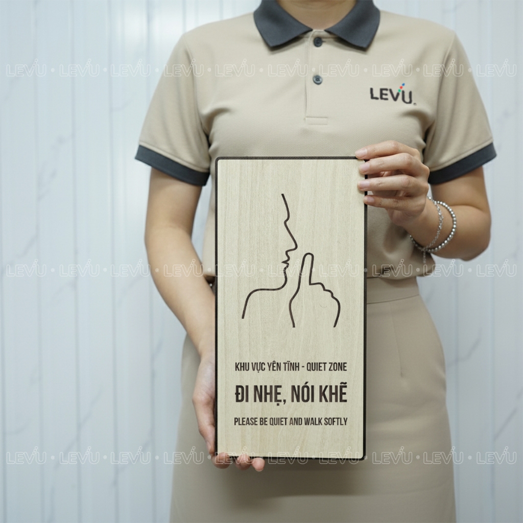 Bảng gỗ thông báo khu vực yên tĩnh "Quiet Zone" đi nhẹ nói khẽ trang trí phòng BG82
