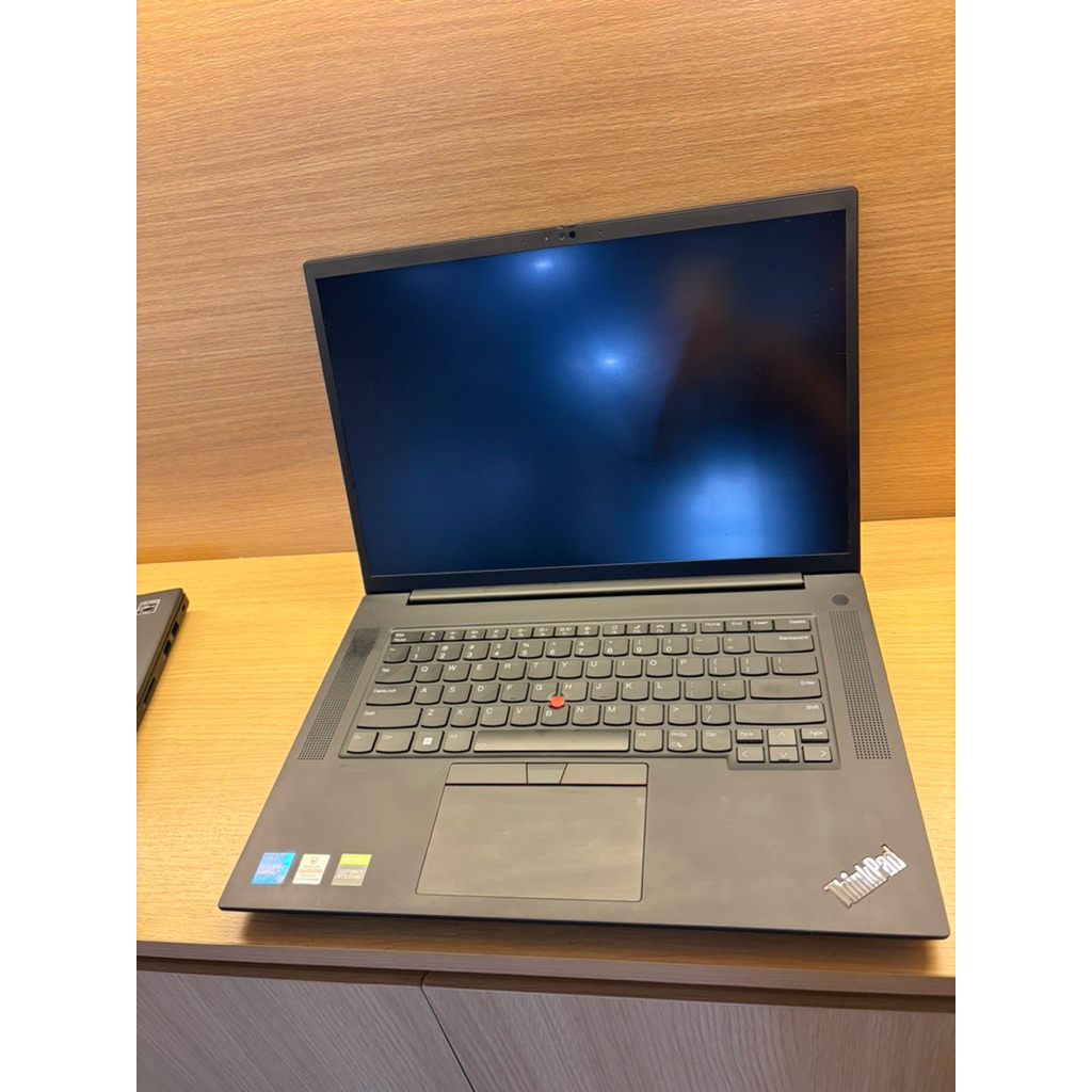 ThinkPad P1 Gen 4 i7-11850H Ram 64G SSD 512GB Nvidia T1200 16 inch 2k IPS 100% Adobe | BigBuy360 - bigbuy360.vn