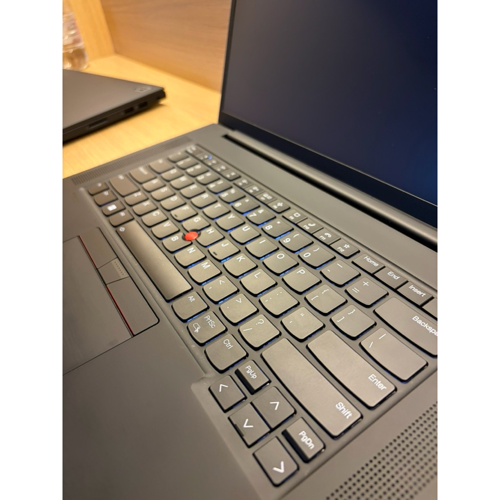 ThinkPad P1 Gen 4 i7-11850H Ram 64G SSD 512GB Nvidia T1200 16 inch 2k IPS 100% Adobe | BigBuy360 - bigbuy360.vn