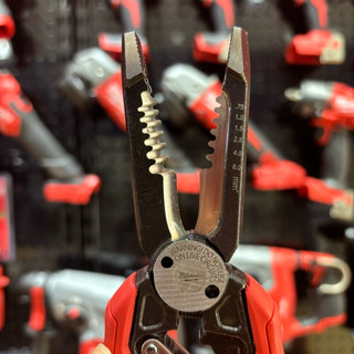 Kìm tuốt dây diện, dây cáp đa năng 7 trong 1 Milwaukee 48-22-3078 bấm cắt dây, chống rỉ sắt 7IN1