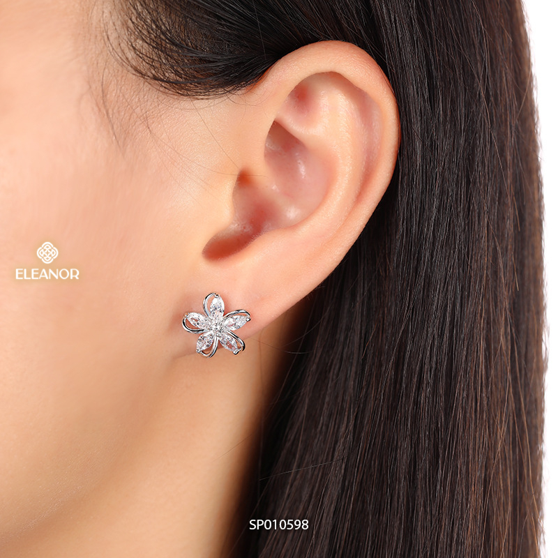 Bông tai nữ chuôi bạc 925 Eleanor Accessories hình hoa đính đá phụ kiện trang sức khuyên tai 10598