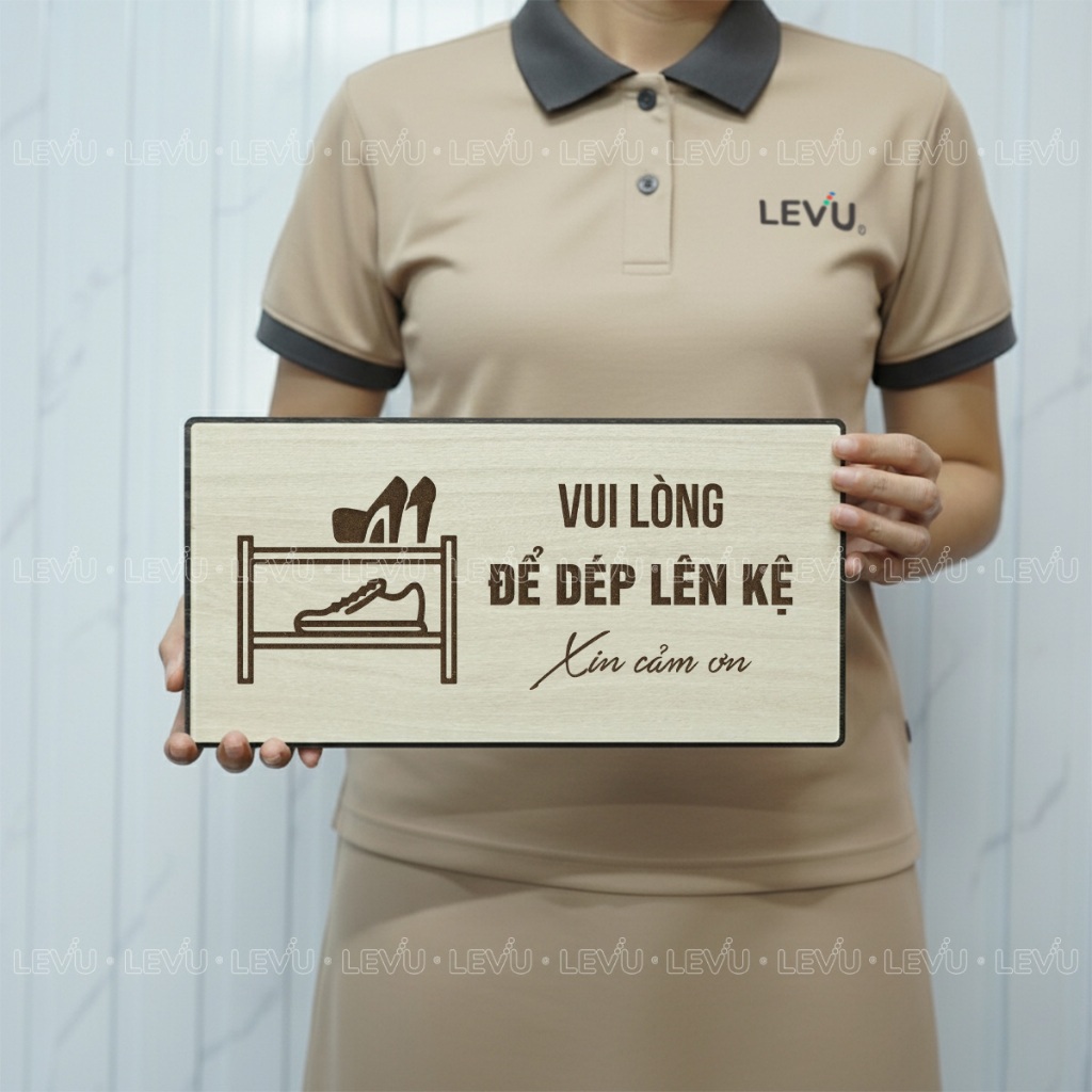 Bảng gỗ thông báo vui lòng để dép lên kệ BG104 trang trí nhà cửa