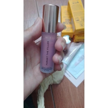 ( fullsz box) Son bóng làm đầy và làm mịn đường viền môi Lawless Forget The Filler Lip Plumper Line Smoothing Gloss.