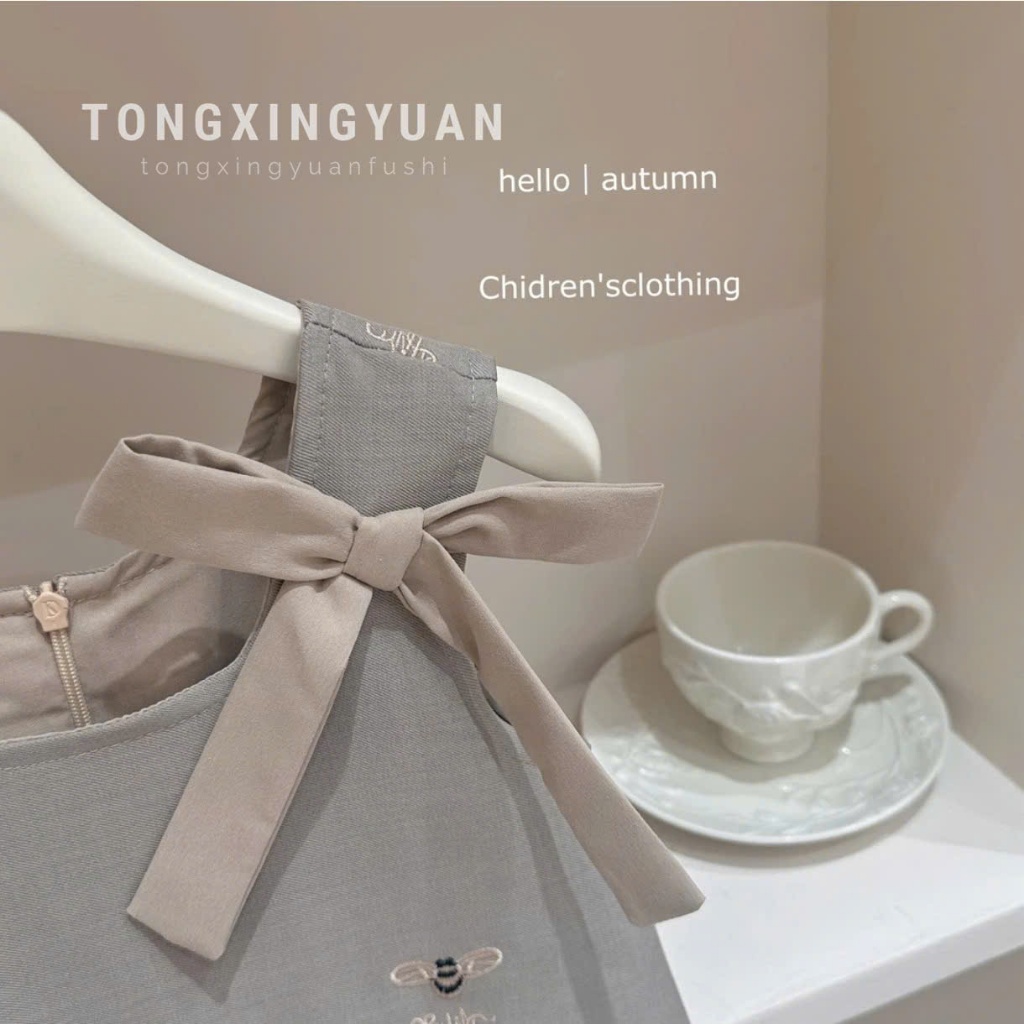 (Bon Kids) Set Yếm Hoạ Tiết Ong + Áo Giữ Nhiệt  Cho Bé Gái