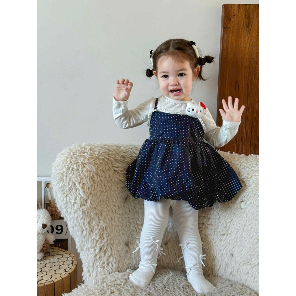 (Bon Kids) Sét Áo Giữ Nhiệt Dài Tay Yếm Váy Chấm Bi ( Kèm Gấu ) Cho Bé Gái