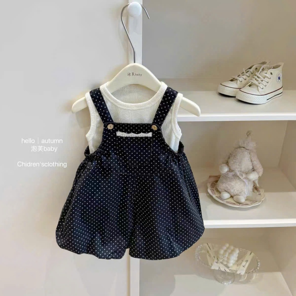 (Bon Kids) Set Yếm Chấm Bi Mix Áo Trắng Phong Cách Hàn Quốc Cho Bé Gái 6-18kg