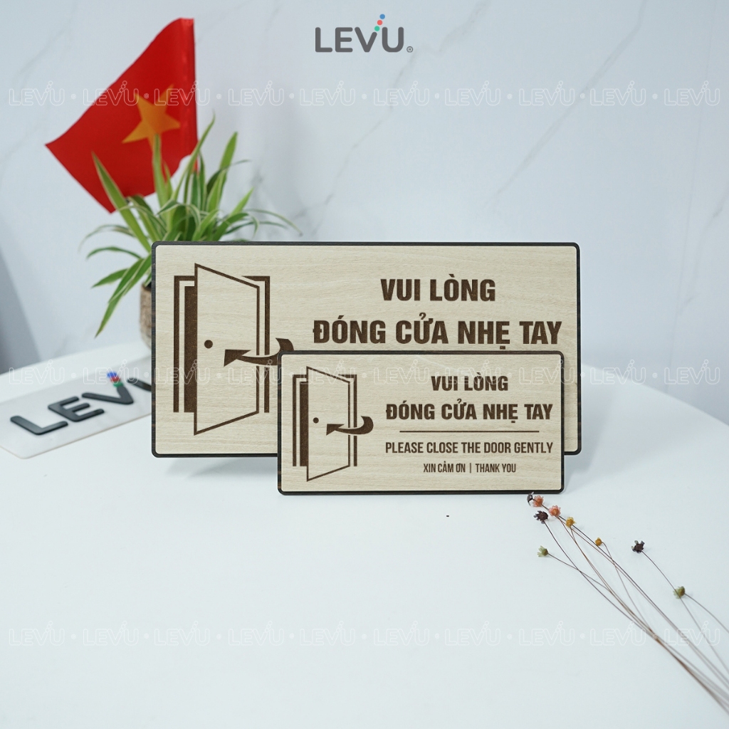 Bảng gỗ thông báo vui lòng đóng cửa nhẹ tay BG111 trang trí nhà cửa